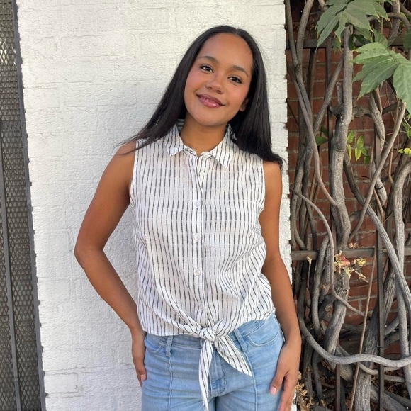 Primark Tops - Primark White and black striped sleeveless tie front top m size M
